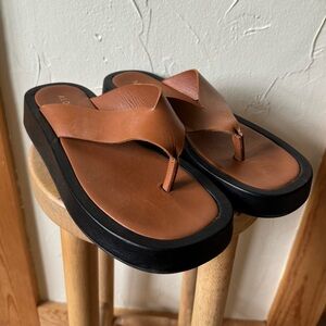 Alohas Sandals size 39 near perfect condition!